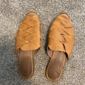 Seychelles mule slides